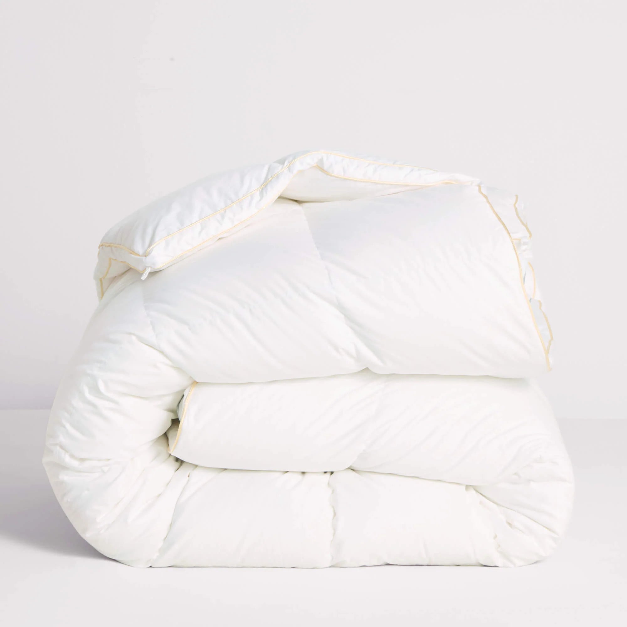 Chamonix Luxury French 90/10 Goose Down Quilt