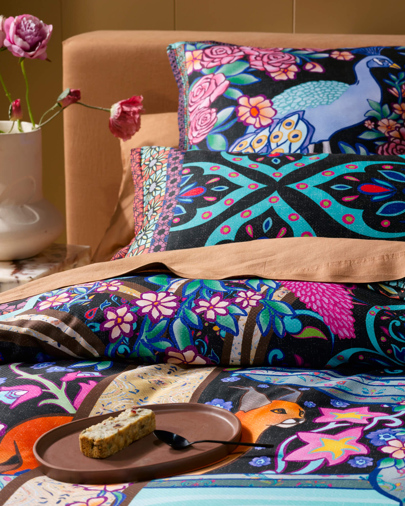 Aria Black Quilt Cover Set Incl 2 Std Pillowcases