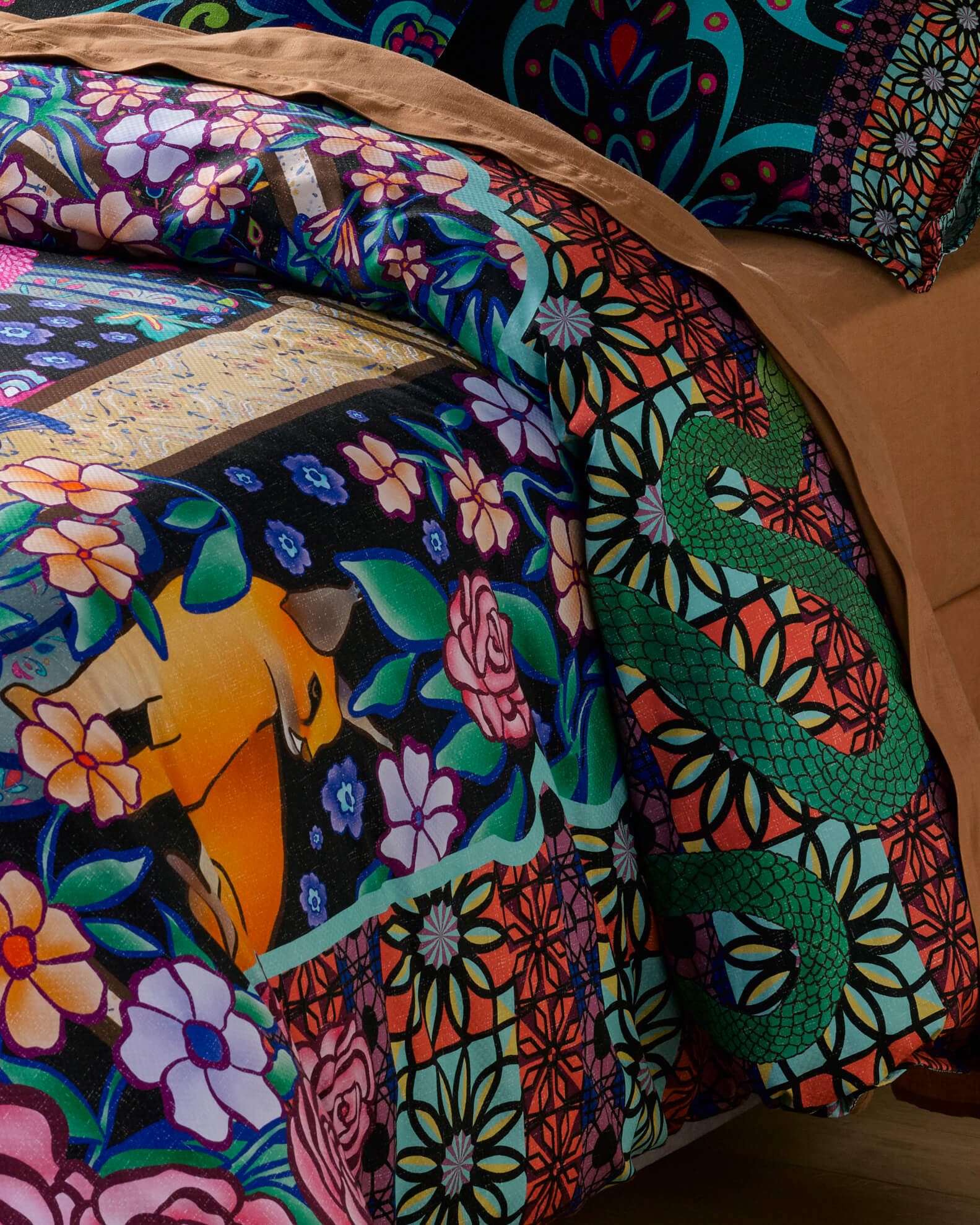 Aria Black Quilt Cover Set Incl 2 Std Pillowcases