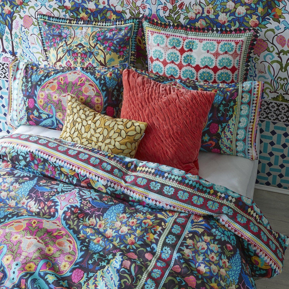 Parisa Black Quilt Cover Set