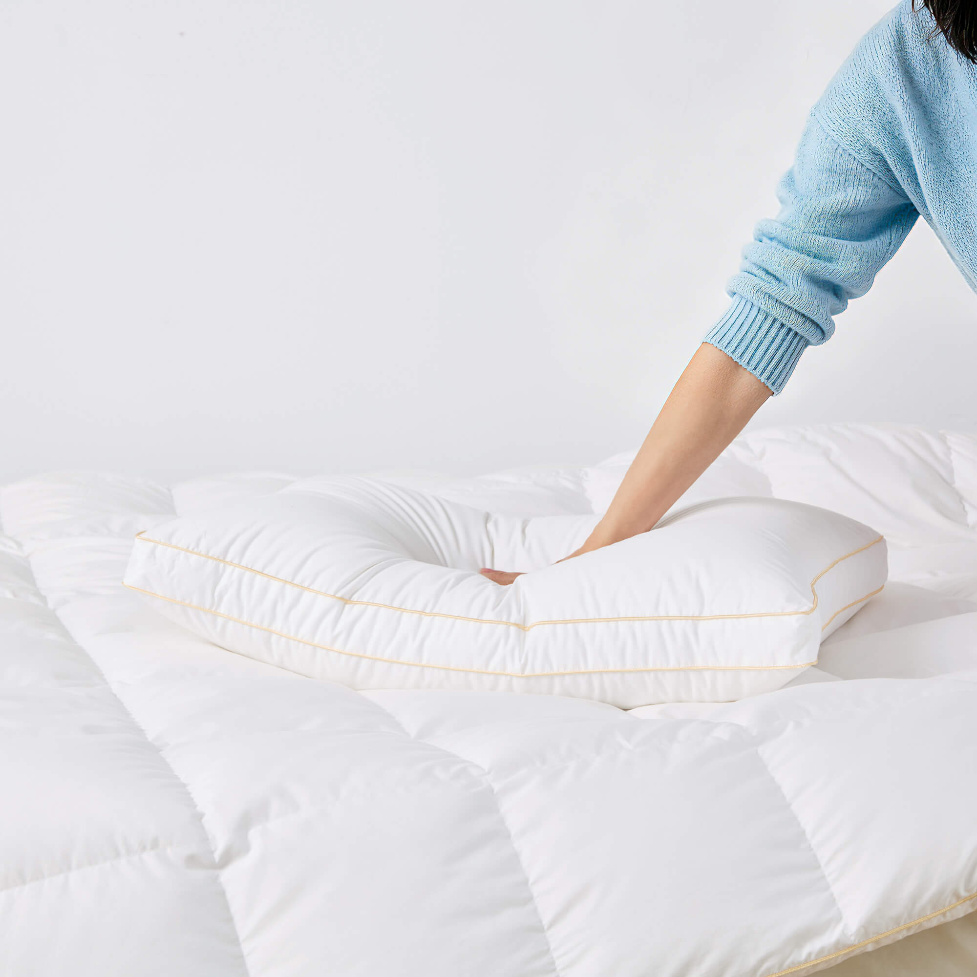 Chamonix Luxury French 90/10 Goose Down Pillow