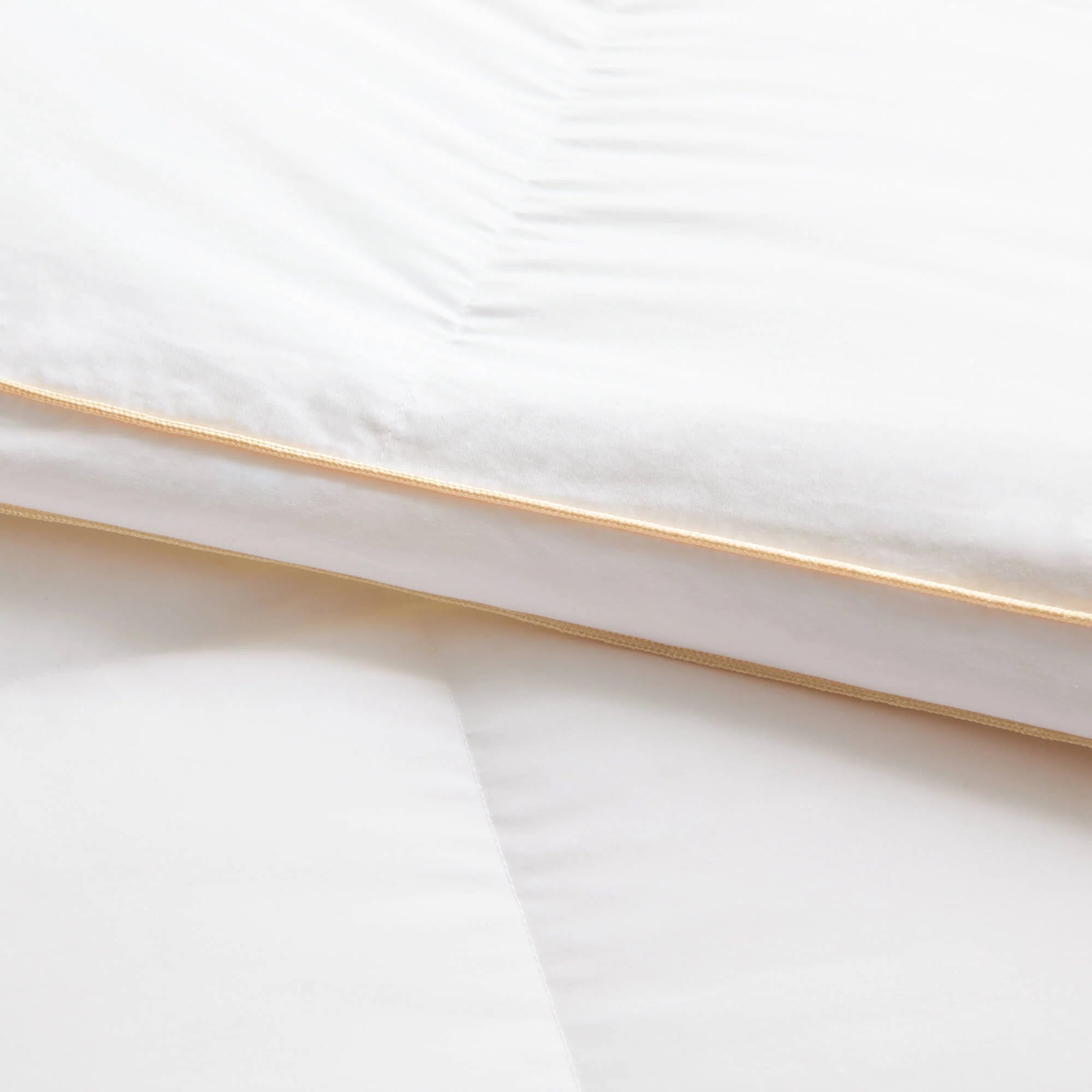 Chamonix Luxury French 90/10 Goose Down Quilt