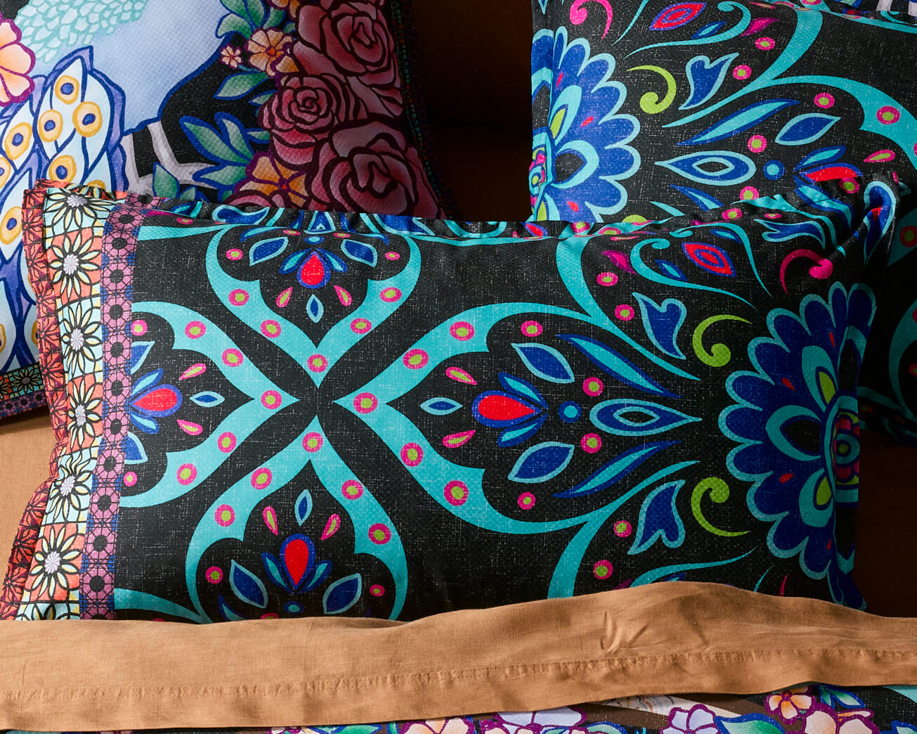 Aria Black Quilt Cover Set Incl 2 Std Pillowcases