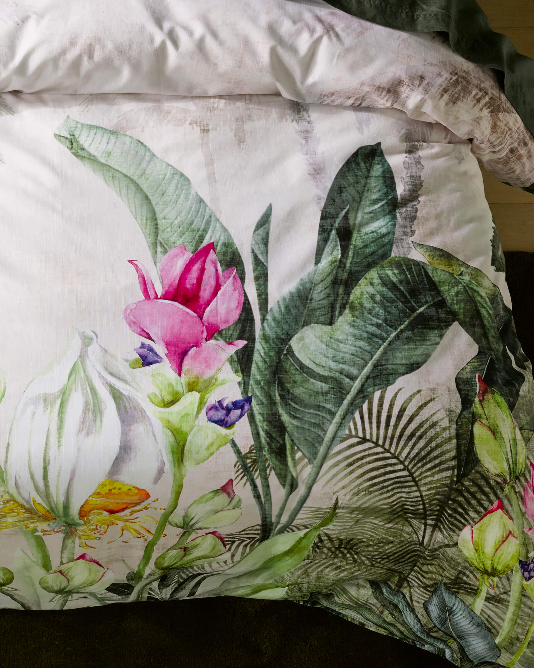 Jungle Lotus Quilt Cover Set Incl 2 Std Pillowcases