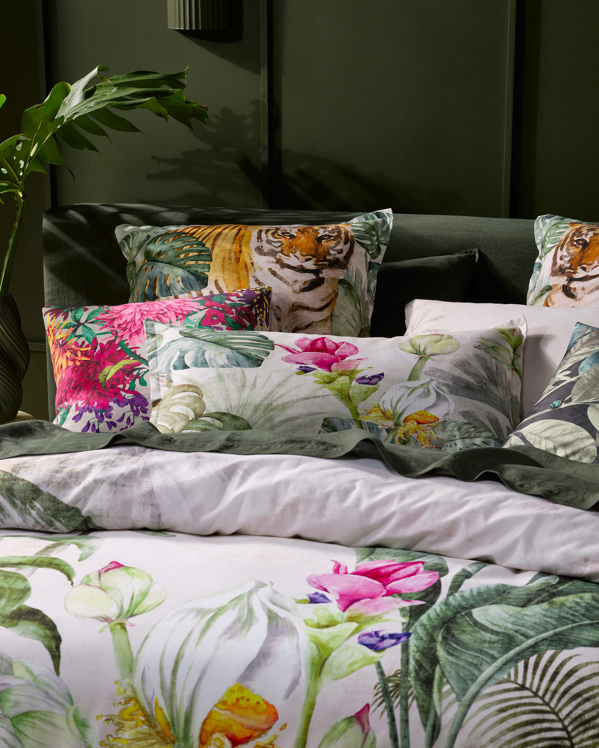 Jungle Lotus Quilt Cover Set