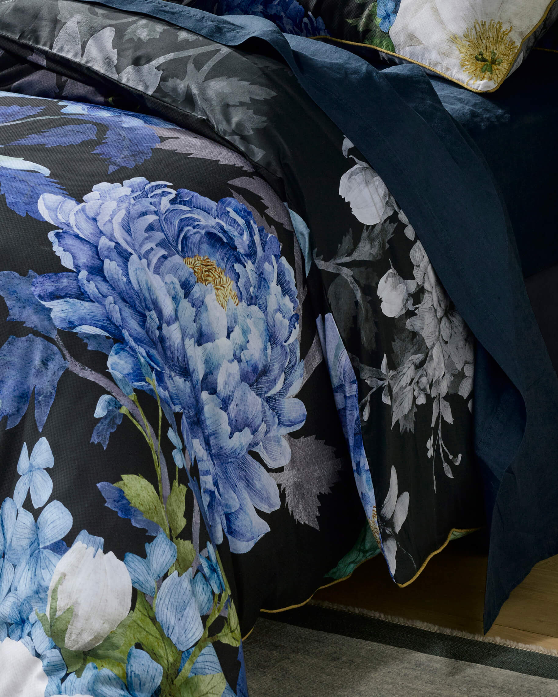 Marceline Black Quilt Cover Set