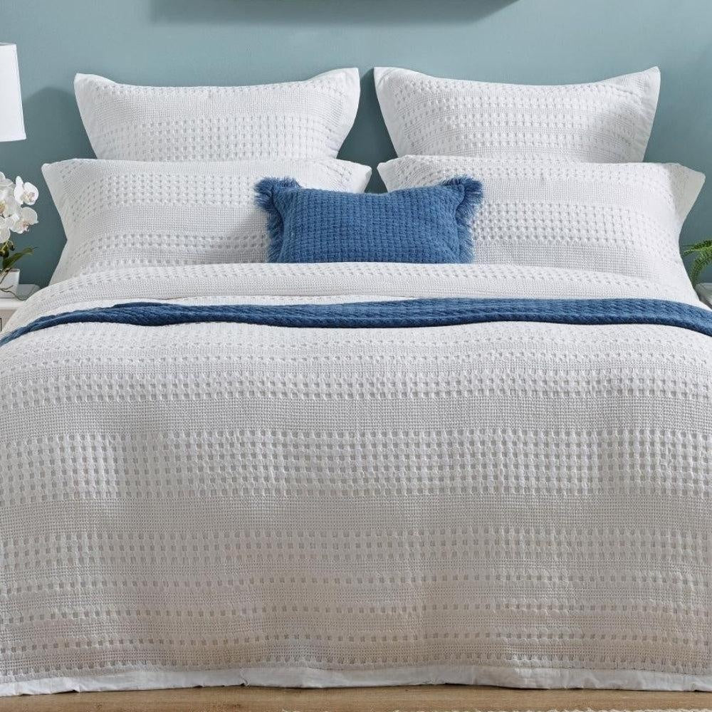 Luxotic Arles White Quit Cover Sets